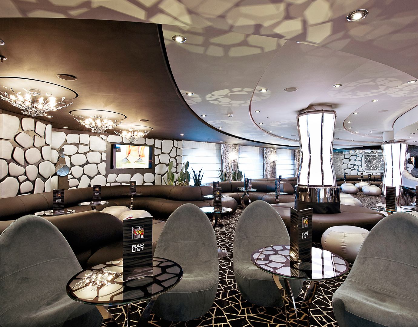MSC Divina — Black & White Lounge