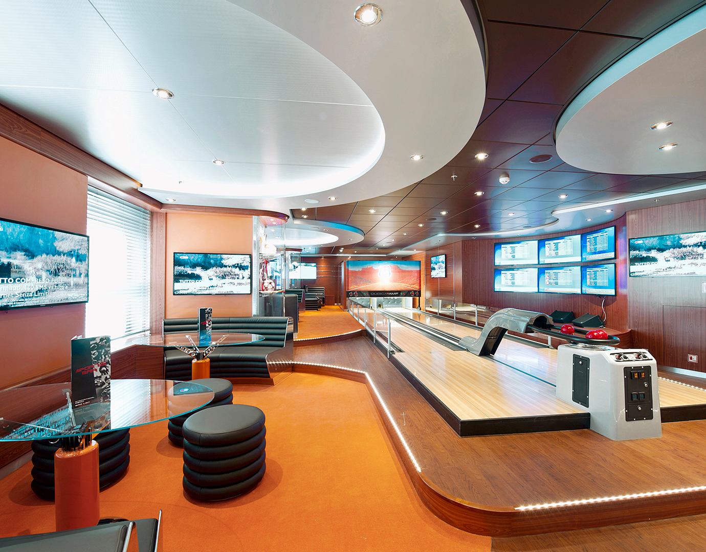 MSC Divina — Bowling ve Sports Bar