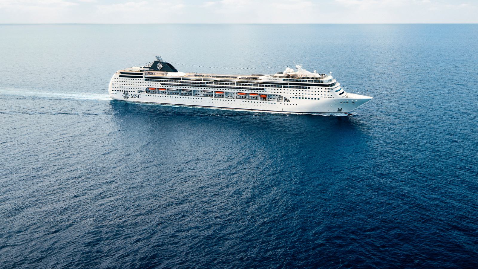 MSC Lirica · 7 Gece İstanbul Çıkışlı (2027) — Korfu, Bari, Pire (Atina), İzmir